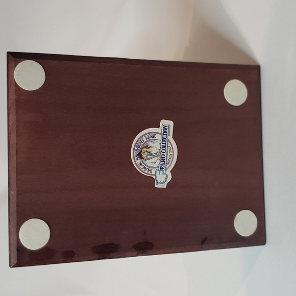 𝅺f.a.r.o. Collection Bride Vivian Statute Italy Wooden Platorm - Picture 12 of 14